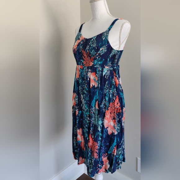 Maternity Dress - Old Navy XS with adjustable straps. - Picture 6 of 10